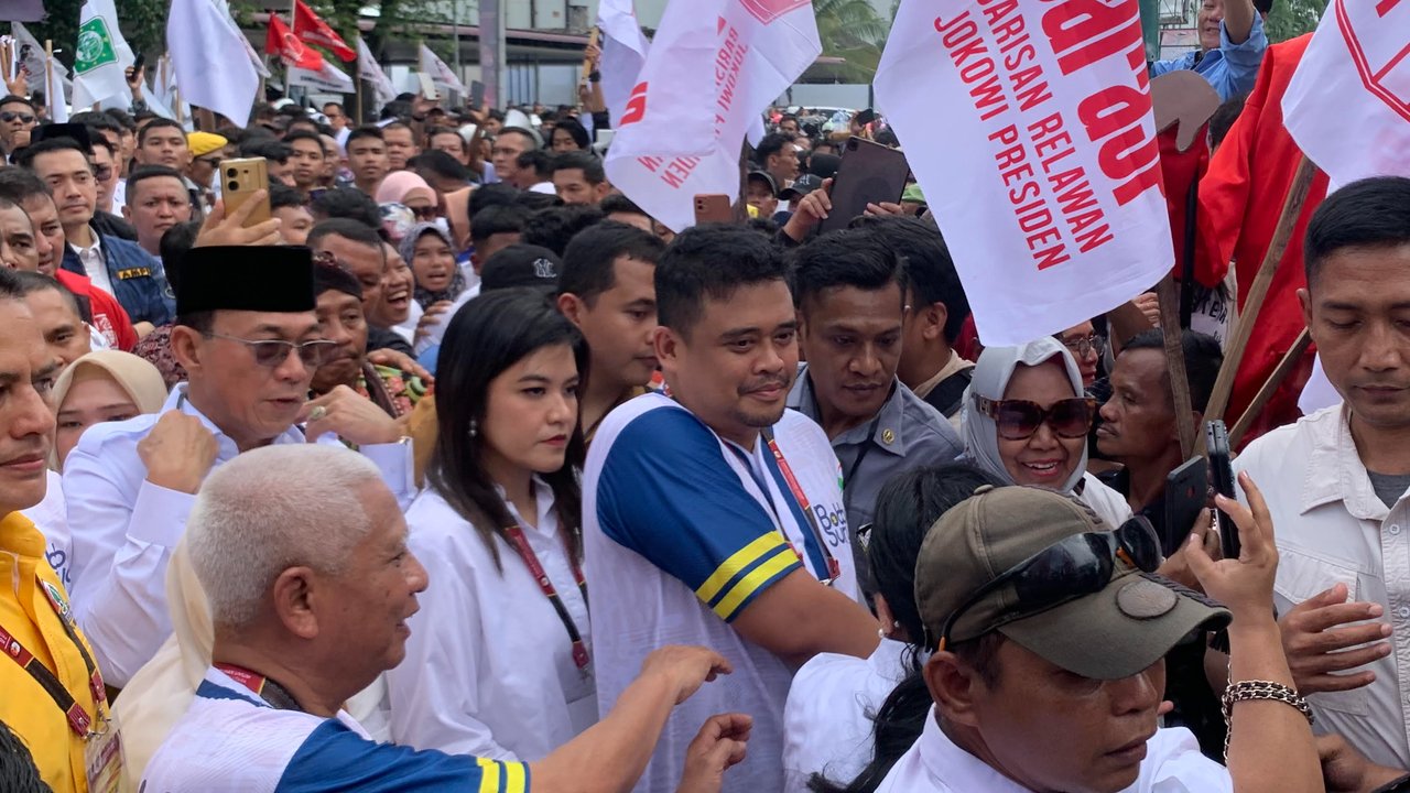 Bobby Nasution-Surya mendaftar ke KPU Sumut.