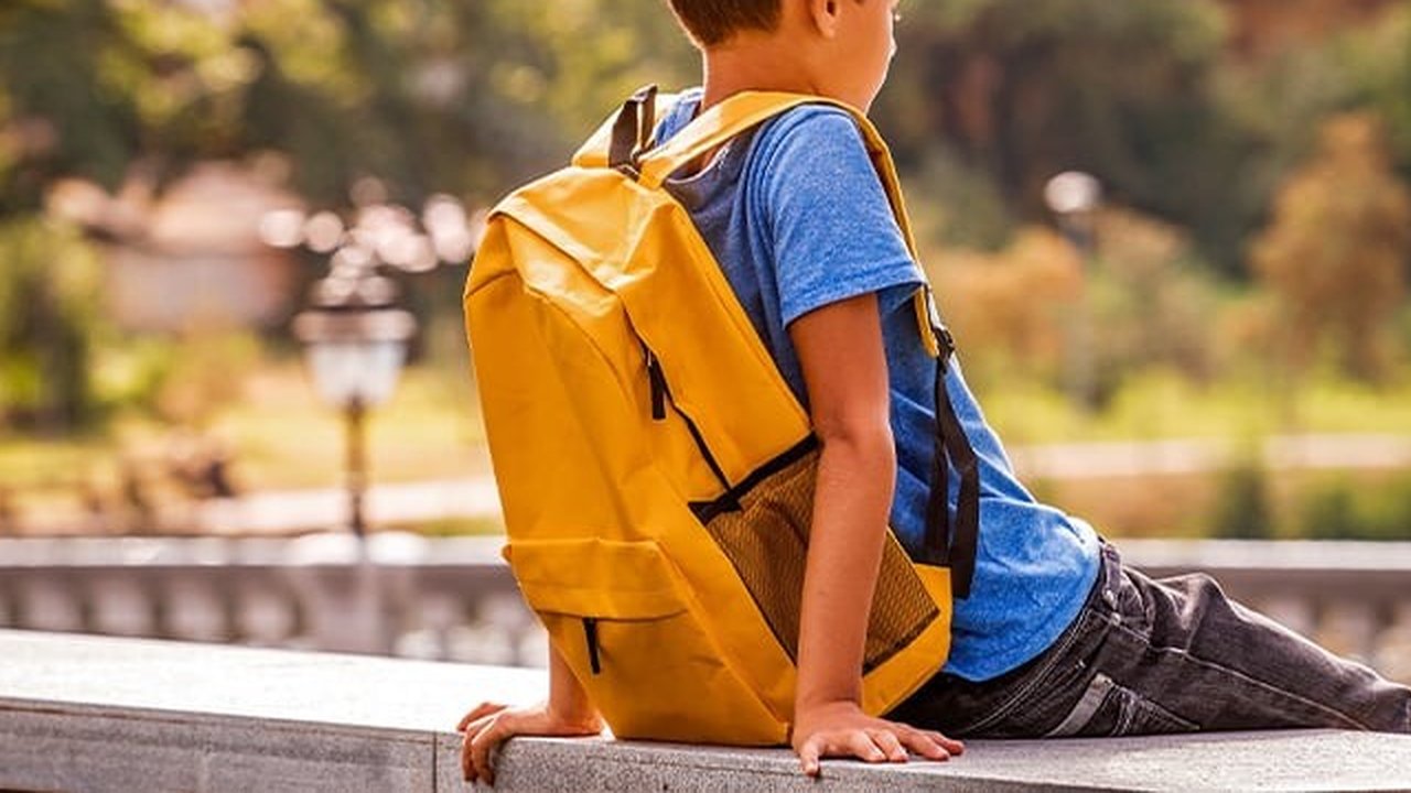 Dampak Sering Membawa Tas Ransel yang Berat