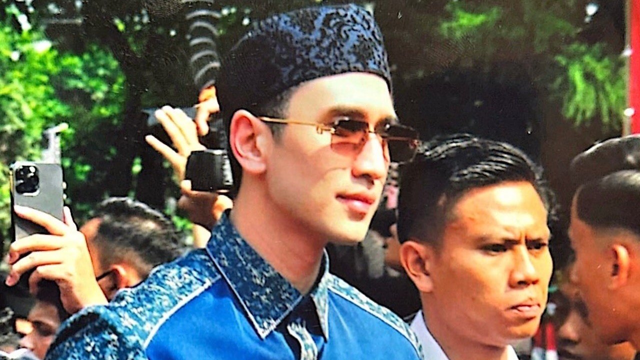 Momen Verrell Bramasta Hadiri Acara Pelantikan Ibu Sambung Sebagai Anggota DPRD Kabupaten Bogor