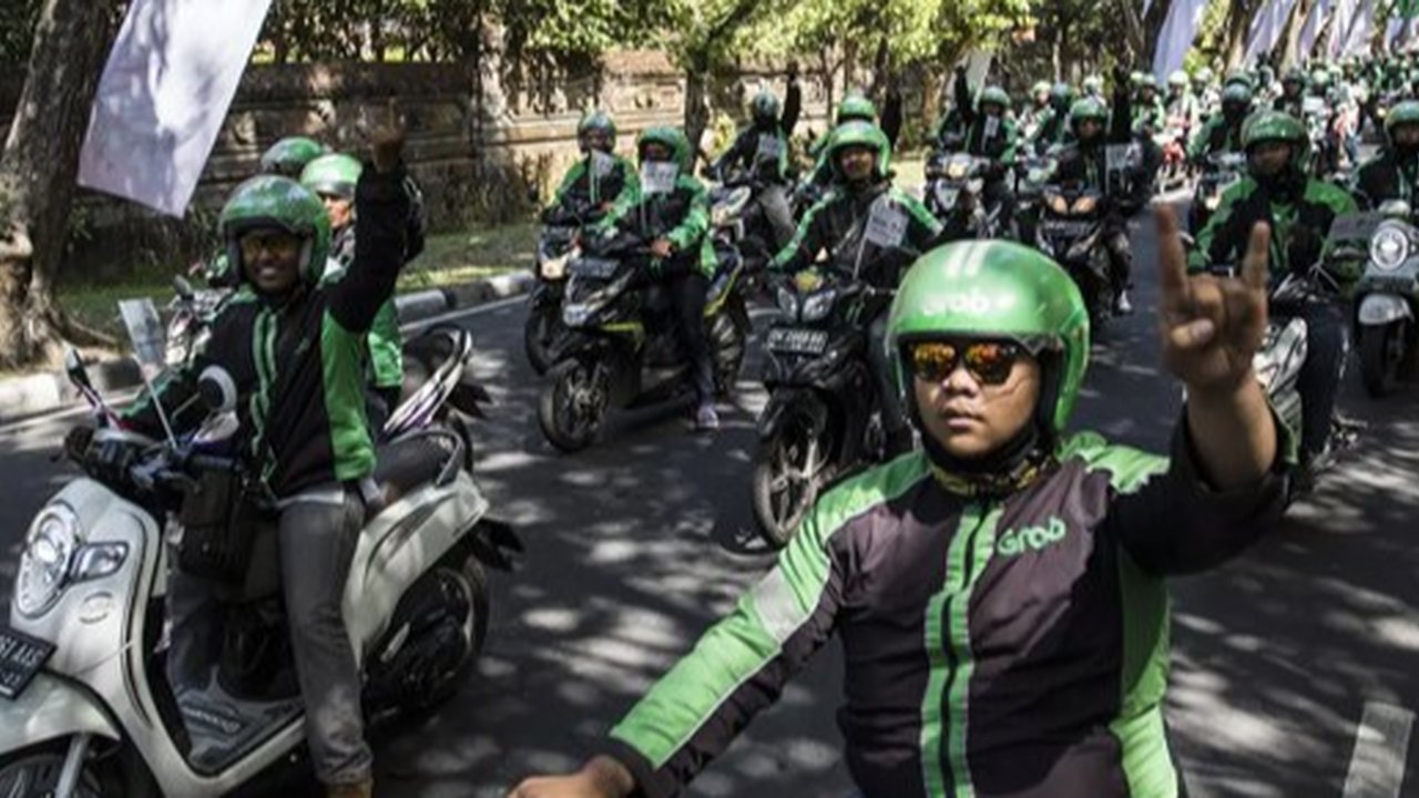 Screenshot 2018 8 3 Grab Indonesia On Instagram Setelah Makassar Kirab Obor Api Abadi Asian Games Ti