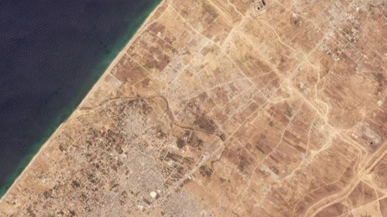 Citra satelit menunjukkan wilayah sekitar Koridot Netzarim yang dihancurkan total oleh Israel.