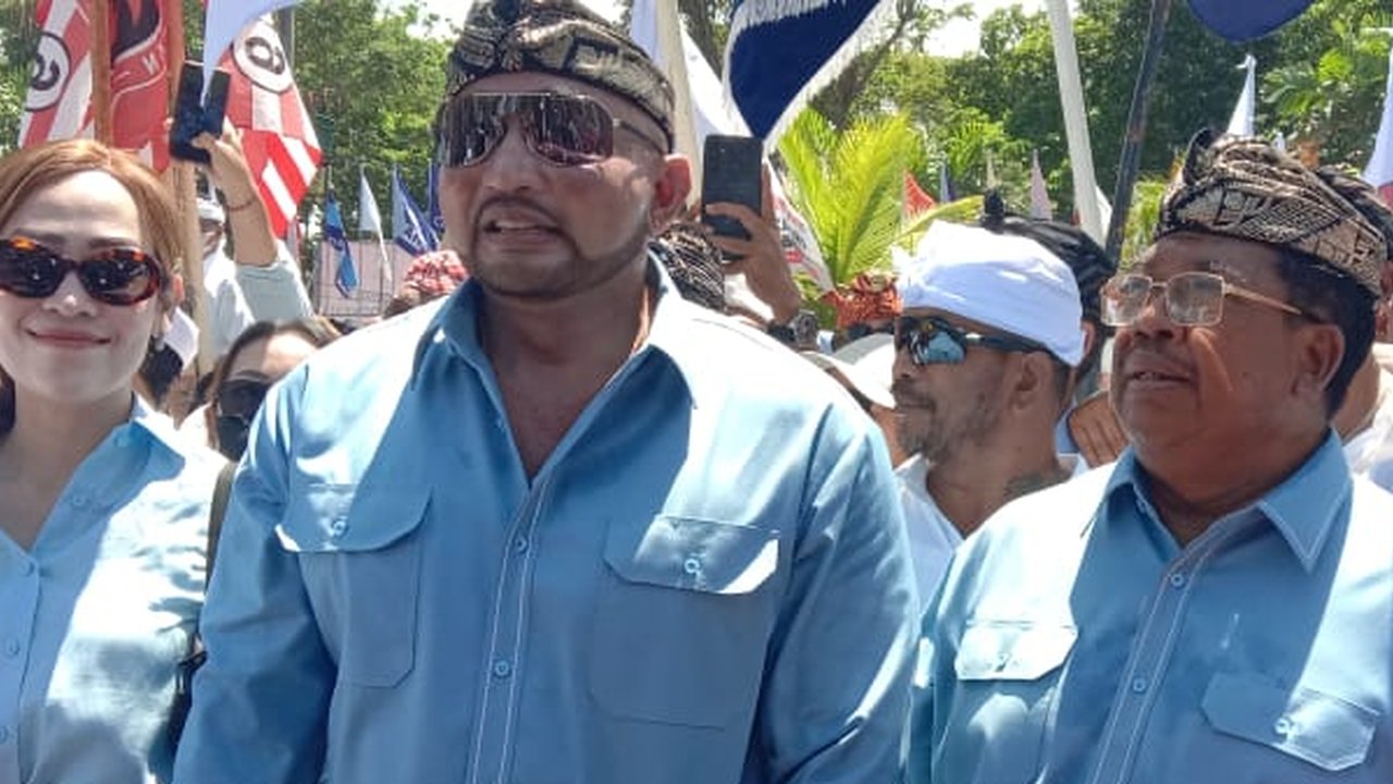 De Gadjah dan Putu Agus Suradnyana