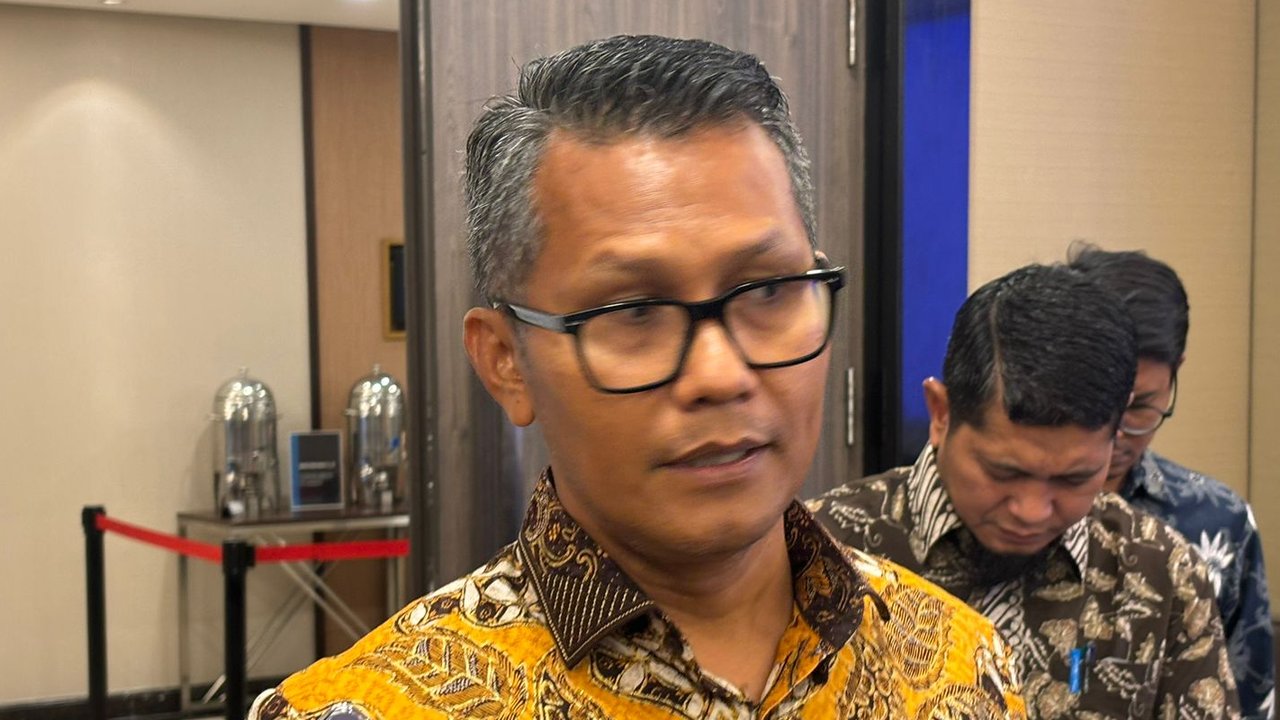 Juru Bicara Kemenperin, Febri Hendri Antoni Arif