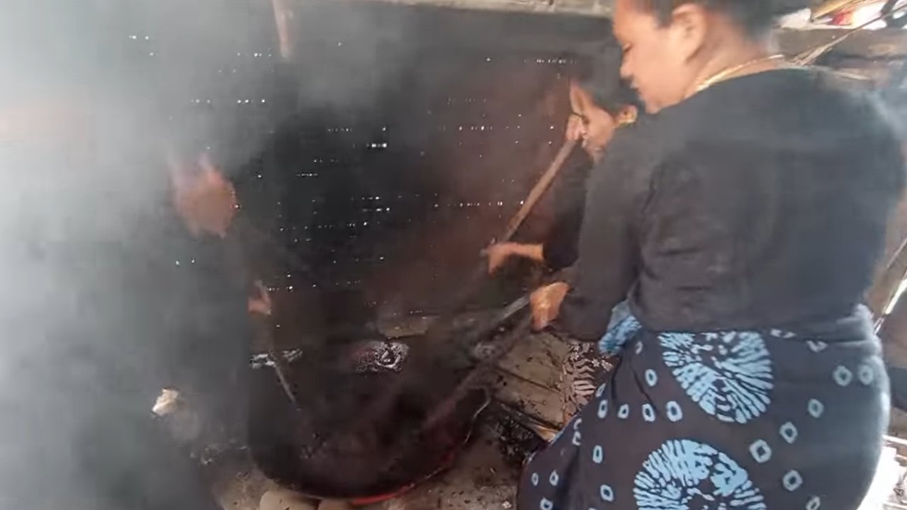 Proses pembuatan wajik khas Baduy