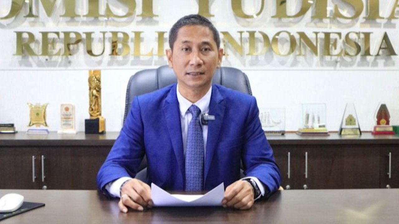 Juru Bicara KY, Mukti Fajar Nur Dewata