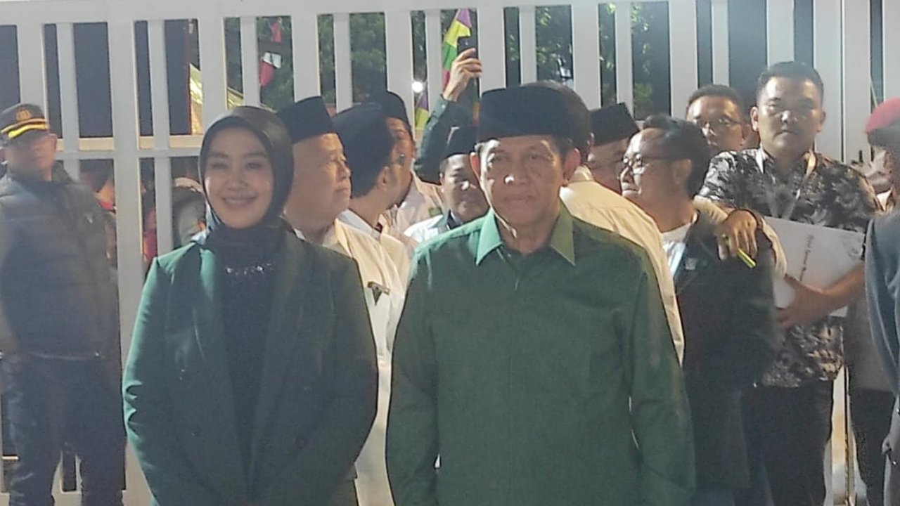 Acep Adang Ruhiat - Gitalis Dwi Natarina