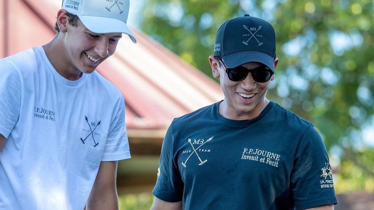 Ditemani Istrinya yang Cantik, Potret Pangeran Abdul Mateen Berkuda Kece Banget