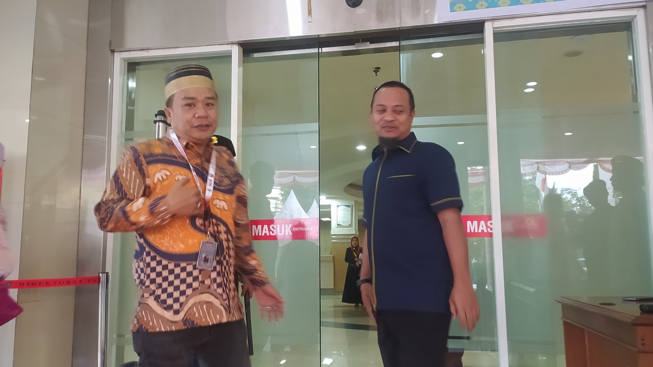 Dua Paslon Pilkada Sulsel Santai Jalani Tes Kesehatan di RSUP Wahidin Makassar