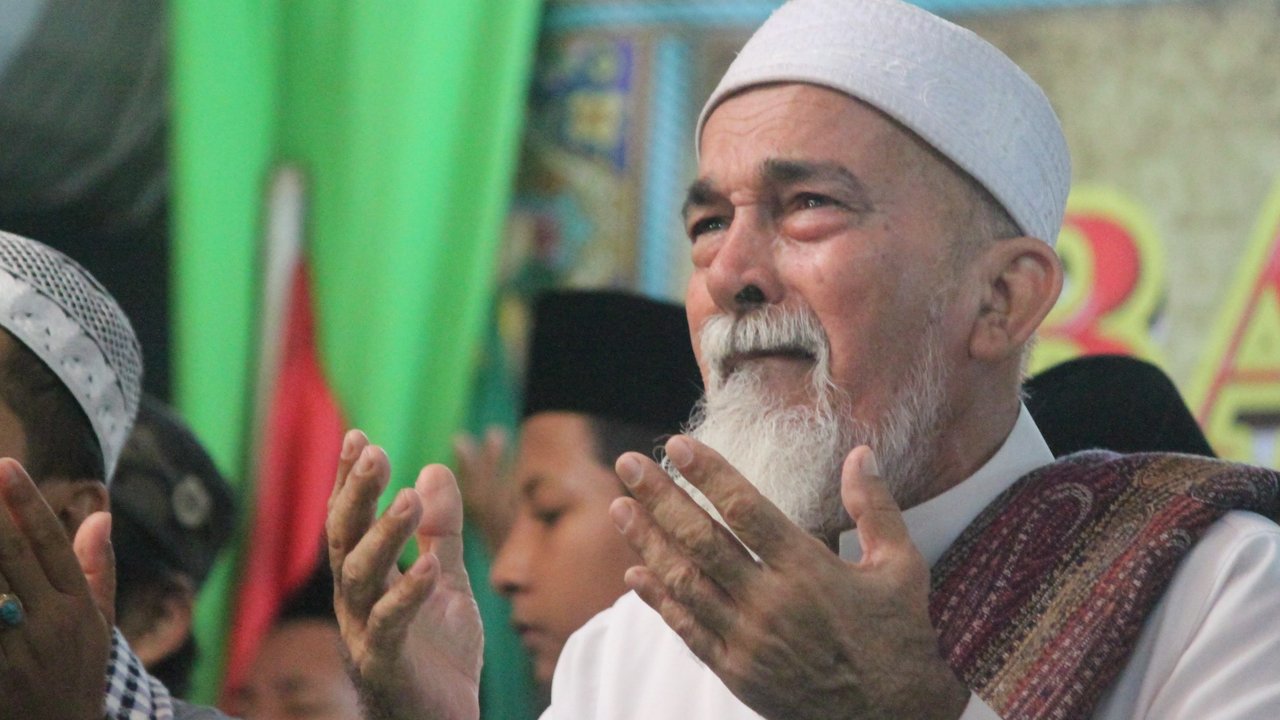 Ilustrasi berdoa, muslim, Islami. (Photo by Mufid Majnun on Unsplash)