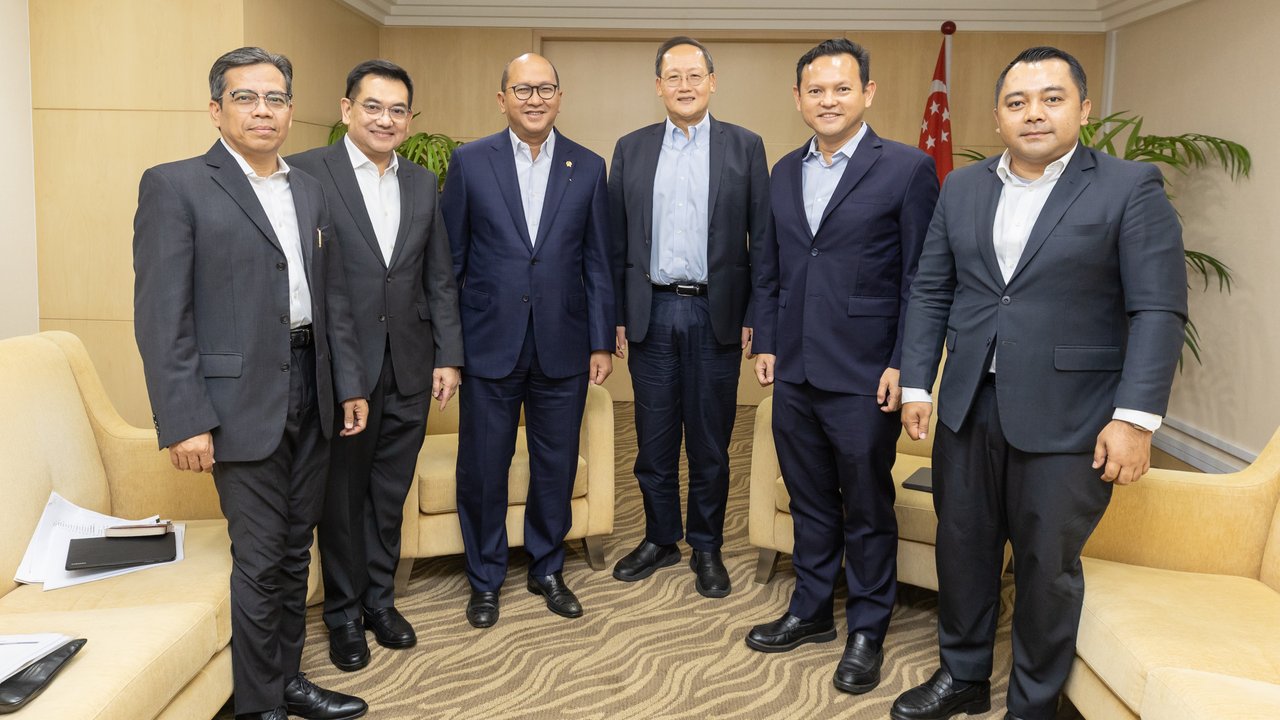 Menteri Investasi/Kepala Badan Koordinasi Penanaman Modal (BKPM), Rosan Roeslani di Singapura