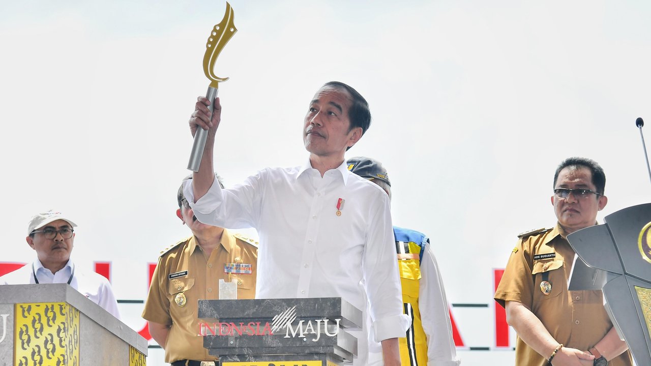 Jokowi Sampaikan Manfaat Multifungsi Bendungan Leuwikeris Rp3,5 Triliun