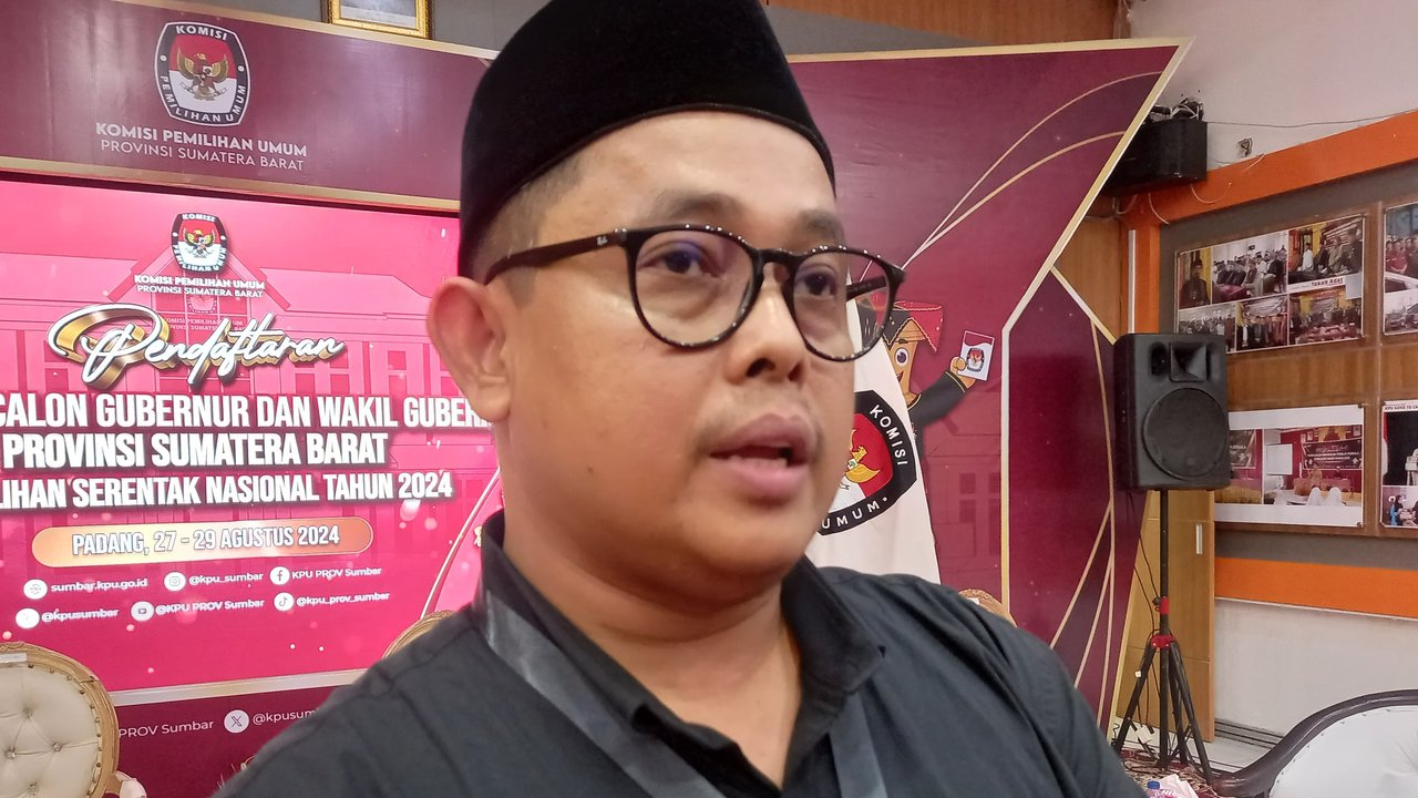 Ketua Divisi Teknis Penyelenggaraan Pemilu KPU Sumbar Ory Sativa Syakban