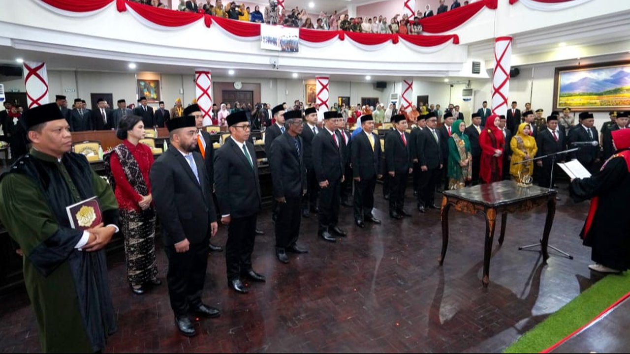 Pelantikan anggota DPRD Kota Batu.
