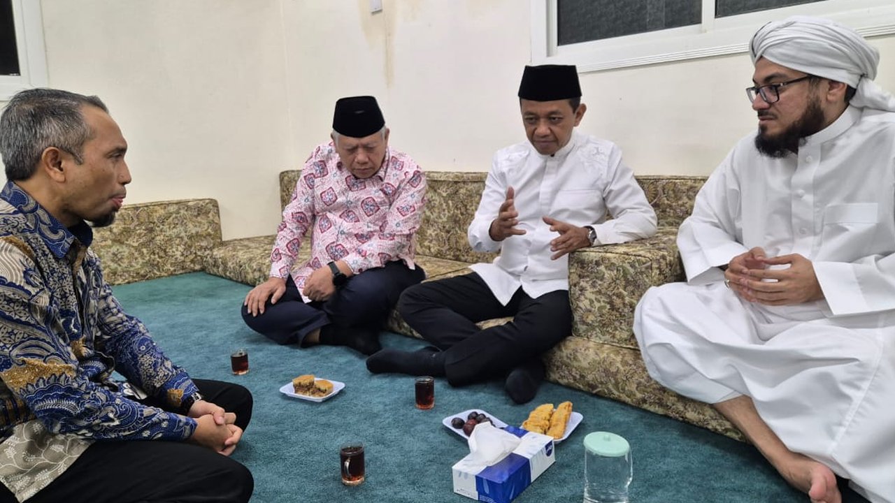 Menteri Energi dan Sumber Daya Mineral (ESDM) yang baru Bahlil Lahadalia saat acara serah terima jabatan Menteri ESDM di Kantor Kementerian ESDM, Jakarta, Senin (19/8/2024). (merdeka.com/Arie Basuki)