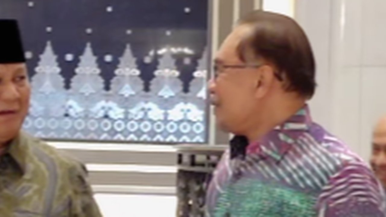 Momen PM Malaysia Tanya Rahasia Bugar Prabowo