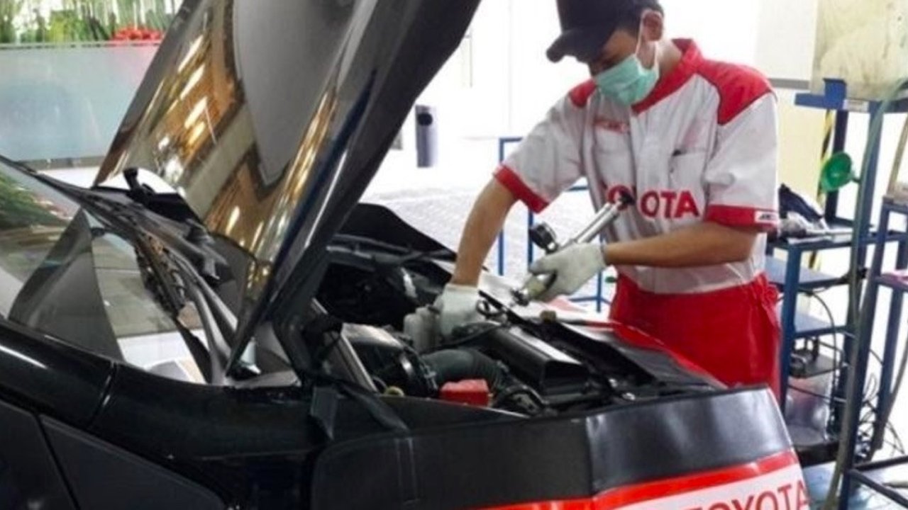 Mengapa Mesin Mobil Berbunyi Klotok-Klotok? Ini Cara Mengatasinya