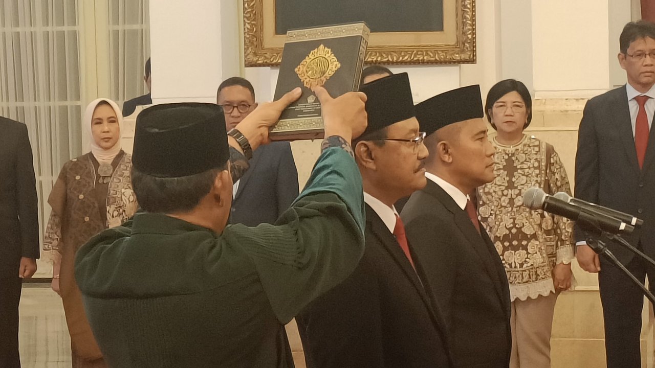 Presiden Jokowi melantik Saifullah Yusuf atau Gus Ipul menjadi Menteri Sosial. (Lizsa Egeham).