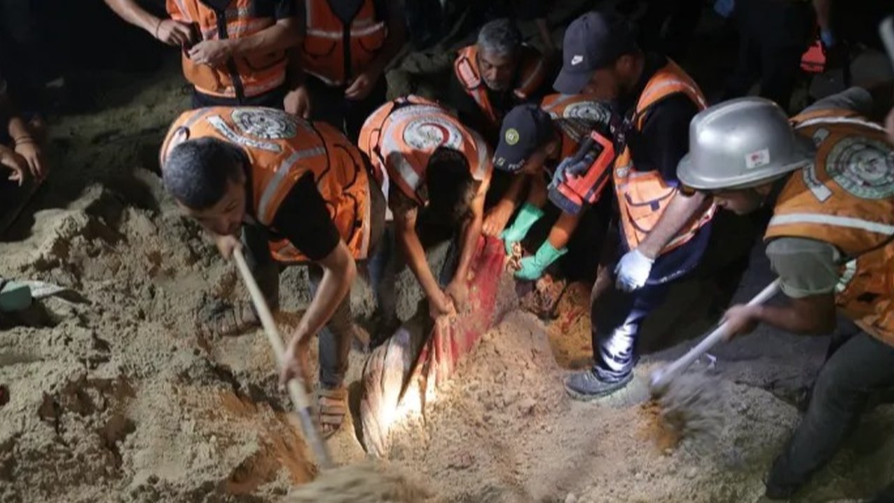 bekas rudal isral di gaza jadi kawah