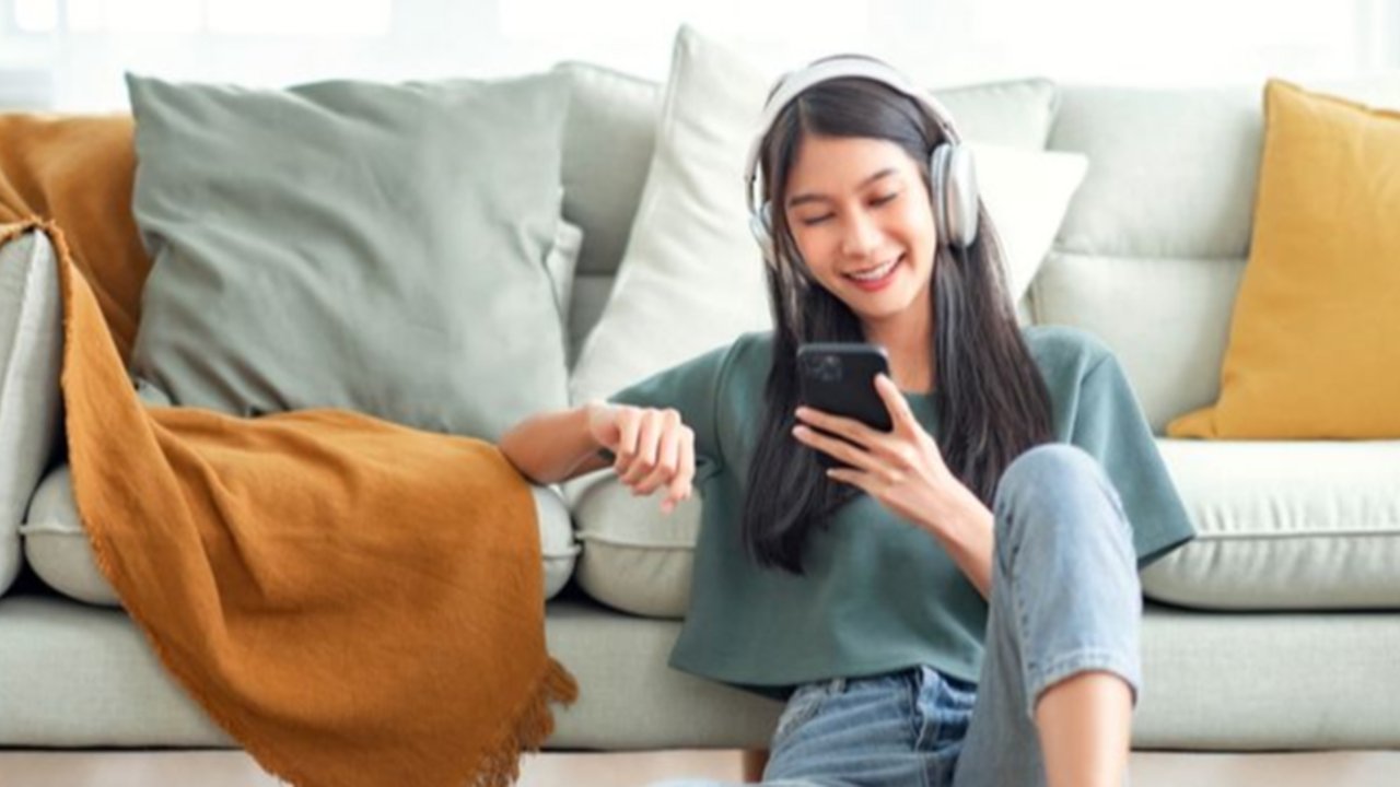 Membedah Perilaku Nyentrik Gen Z Punya 2 Akun Instagram