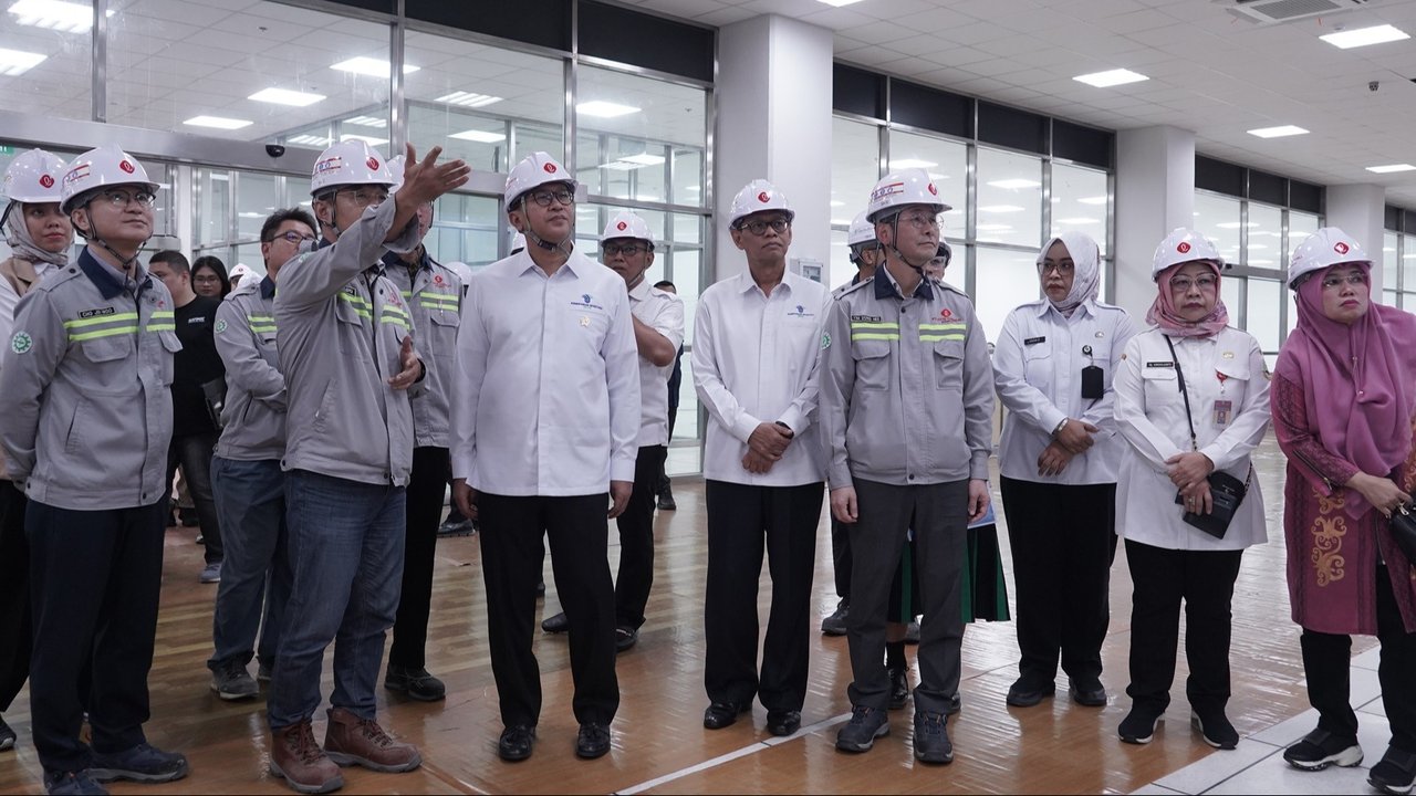 Menteri BKPM Rosan Roeslani melakukan kunjungan ke kawasan industri PT LCI Cilegon