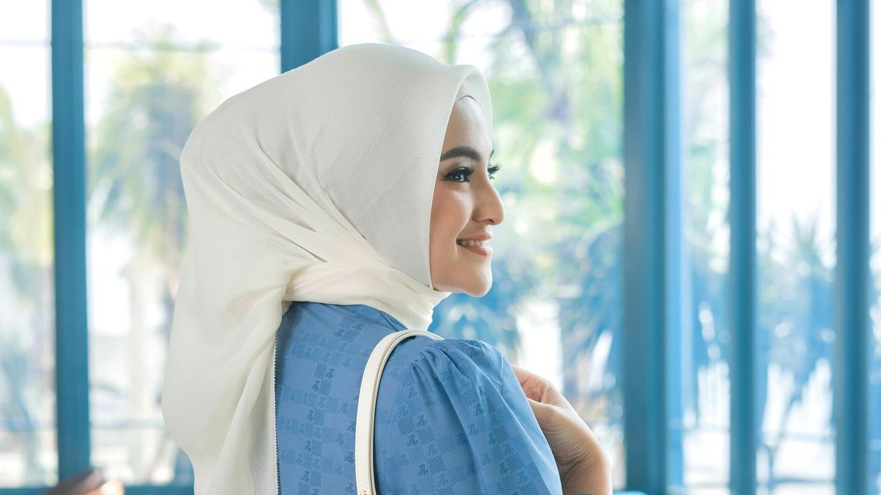 Potret Marshanda Berhijab