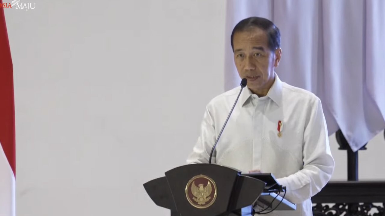 Presiden Jokowi menyampaikan pidato di acara Rapim TNI-Polri yang digelar di IKN, Kalimantan Timur. (Foto: Youtube Sekretariat Presiden)