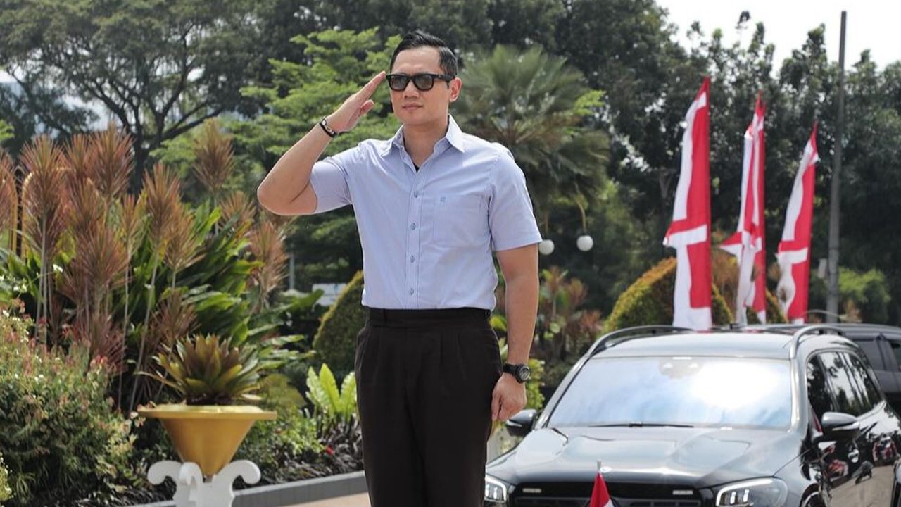 AHY ziarah ke makam Ani Yudhoyono.