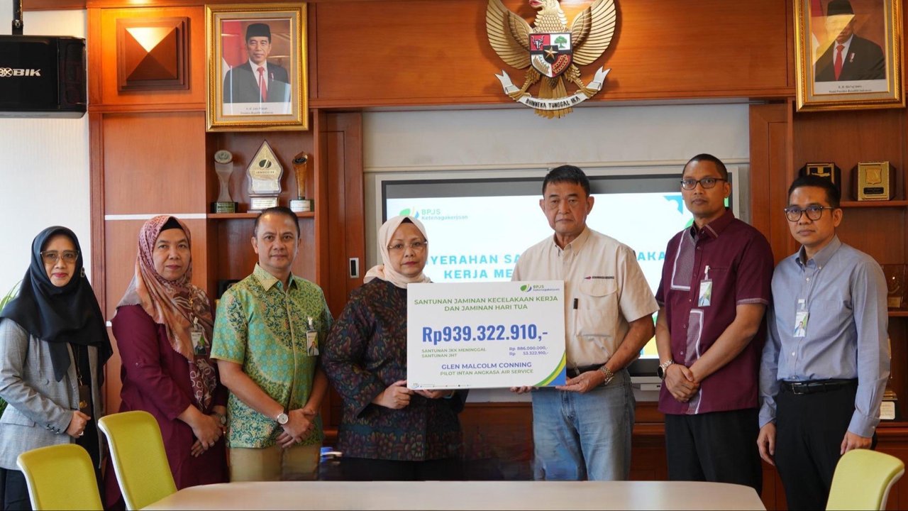 BPJS Ketenagakerjaan Bayarkan Manfaat Rp939 Juta untuk Ahli Waris Pilot Glen Malcolm Conning