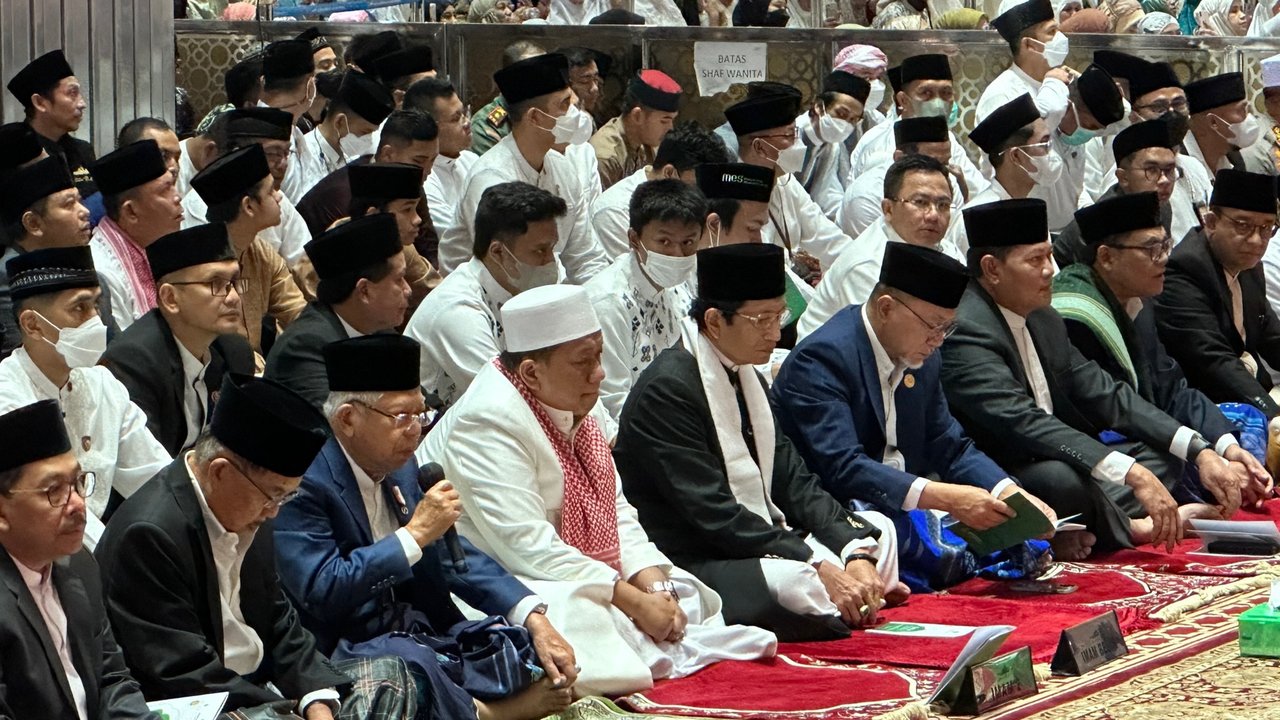 Wakil Presiden (Wapres) Ma’ruf Amin hadir dalam pelaksanaan ibadah Sholat Idul Fitri 1444 H di Masjid Istiqlal, Jakarta.