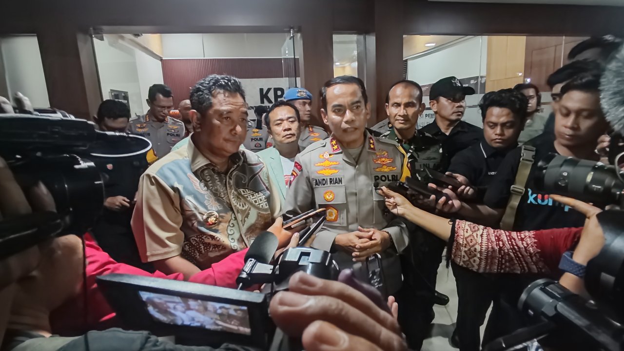 Konferensi pers Kapolda Sulsel Irjen Pol Andi Rian R Djajadi (Liputan6.com/Fauzan)