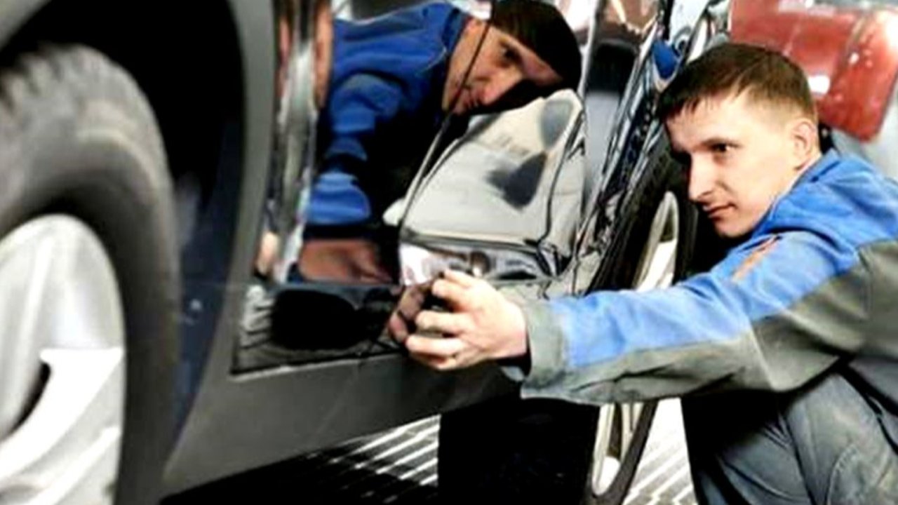 Bodi Mobil Miring