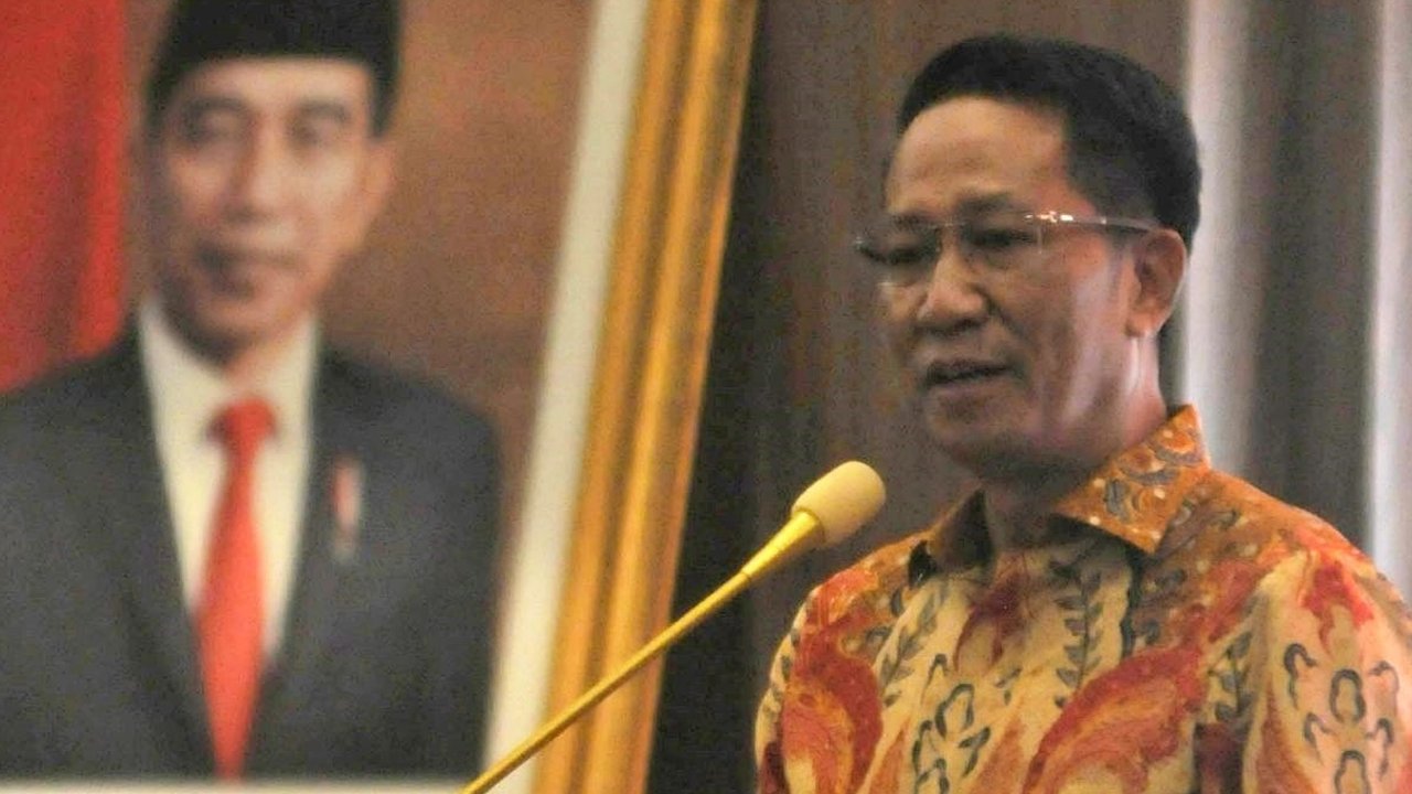 Mantan Menteri Hukum dan Hak Asasi Manusia (Menkumham) Yasona H. Laoly mengikuti rangkaian acara prosesi serah terima jabatan (sertijab) dan pisah sambut Menkumham di Gedung Kementerian Kemenkumham, Jakarta, Selasa (20/8/2024). merdeka.com/imam buhori
