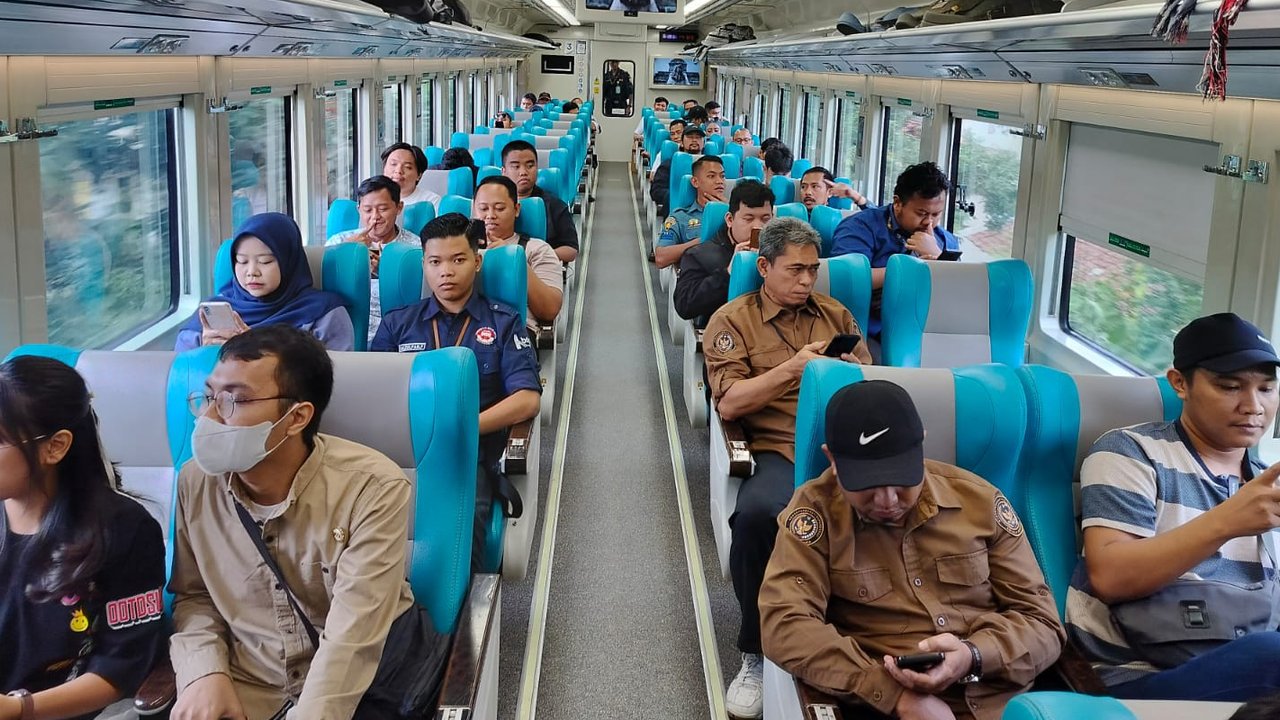PT Kereta Api Indonesia (Persero) akan kembali mengoperasikan jalur KA Cibatu-Garut. Jalur ini digunakan terakhir pada 1983 lalu. (Dok KAI)