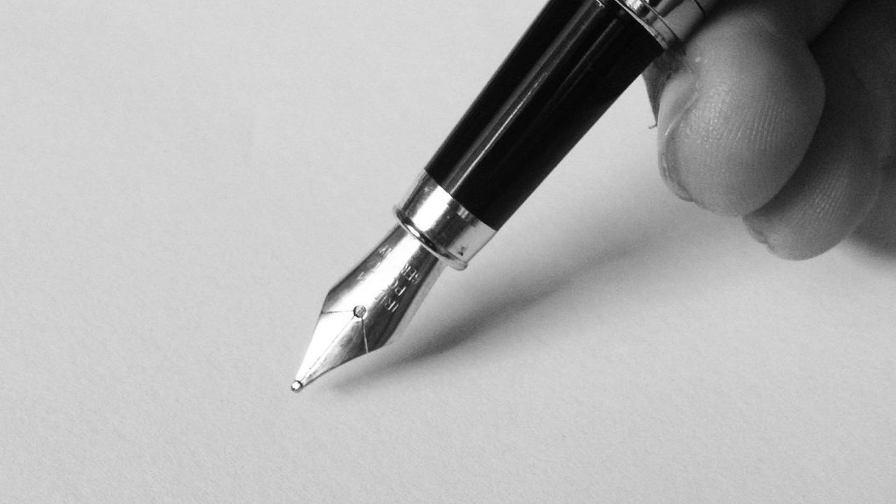 Cara tes kepribadian seseorang dari cara menulis huruf X.