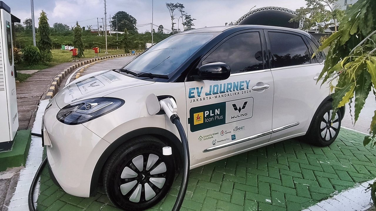 Wuling BinguoEV, Kendaraan Listrik yang Kian Populer di Indonesia.
