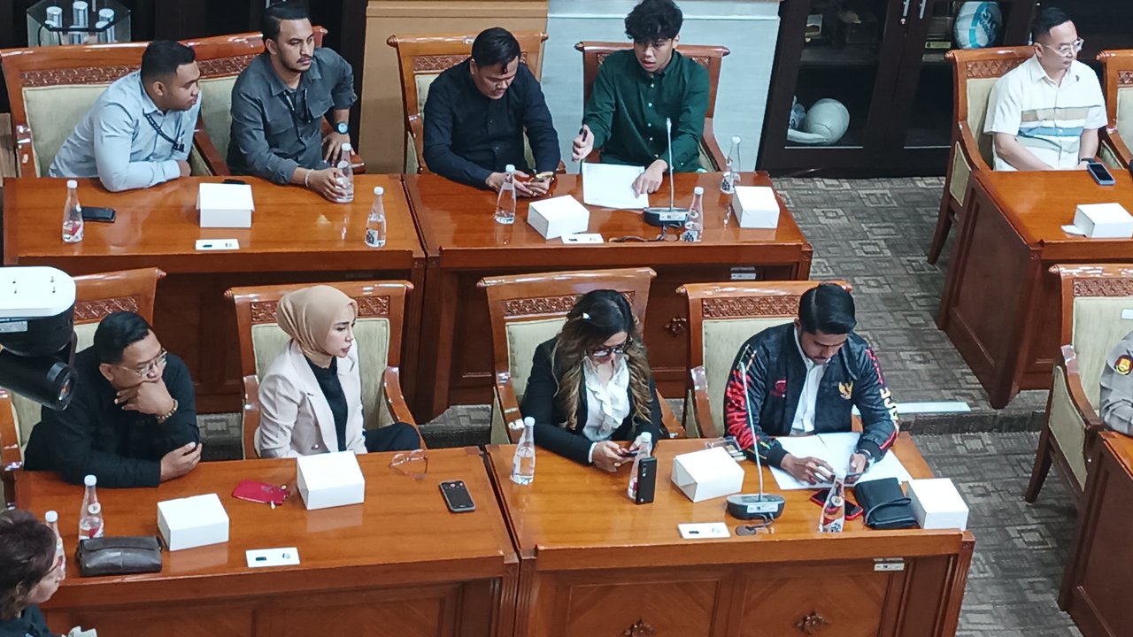 korban bully Binus simprug di DPR