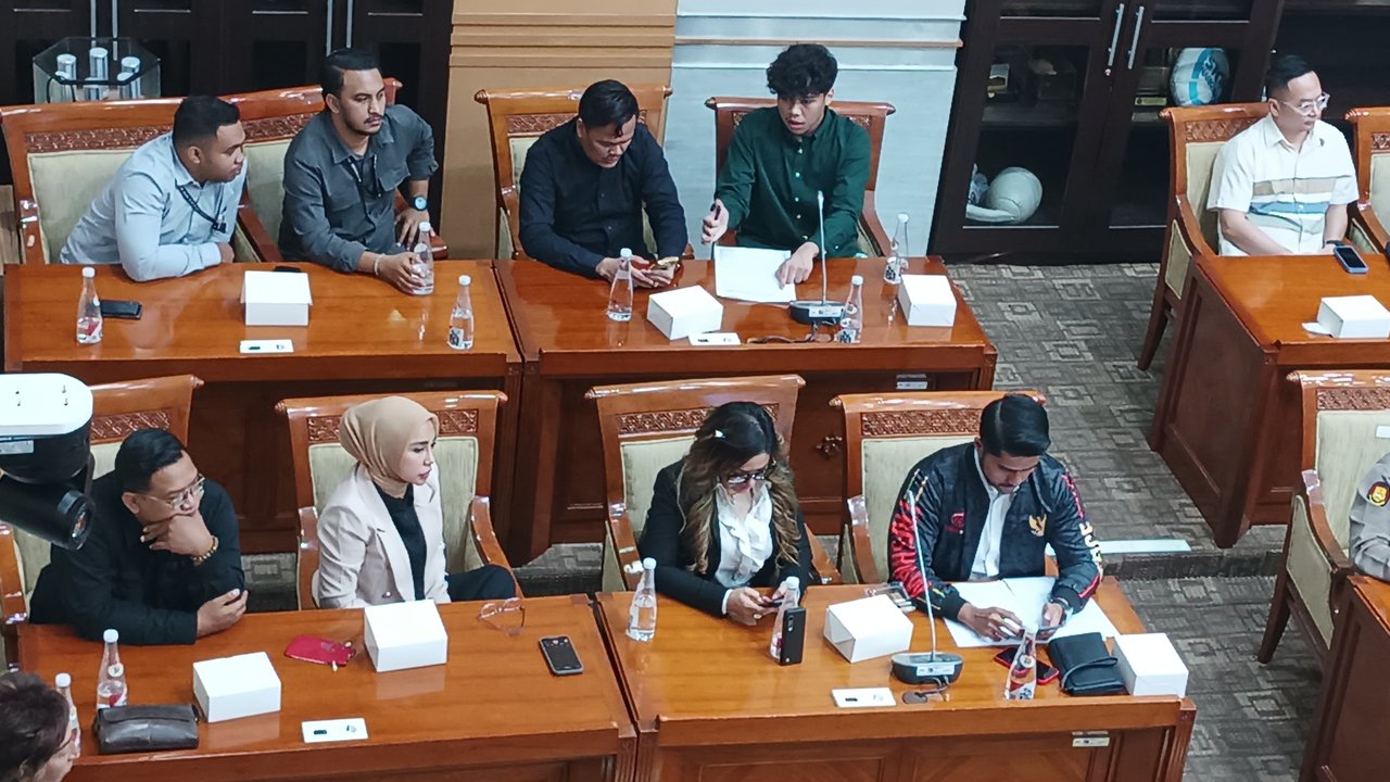 korban bully Binus simprug di DPR