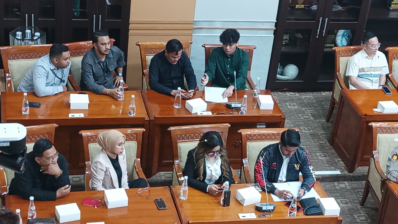 korban bully Binus simprug di DPR