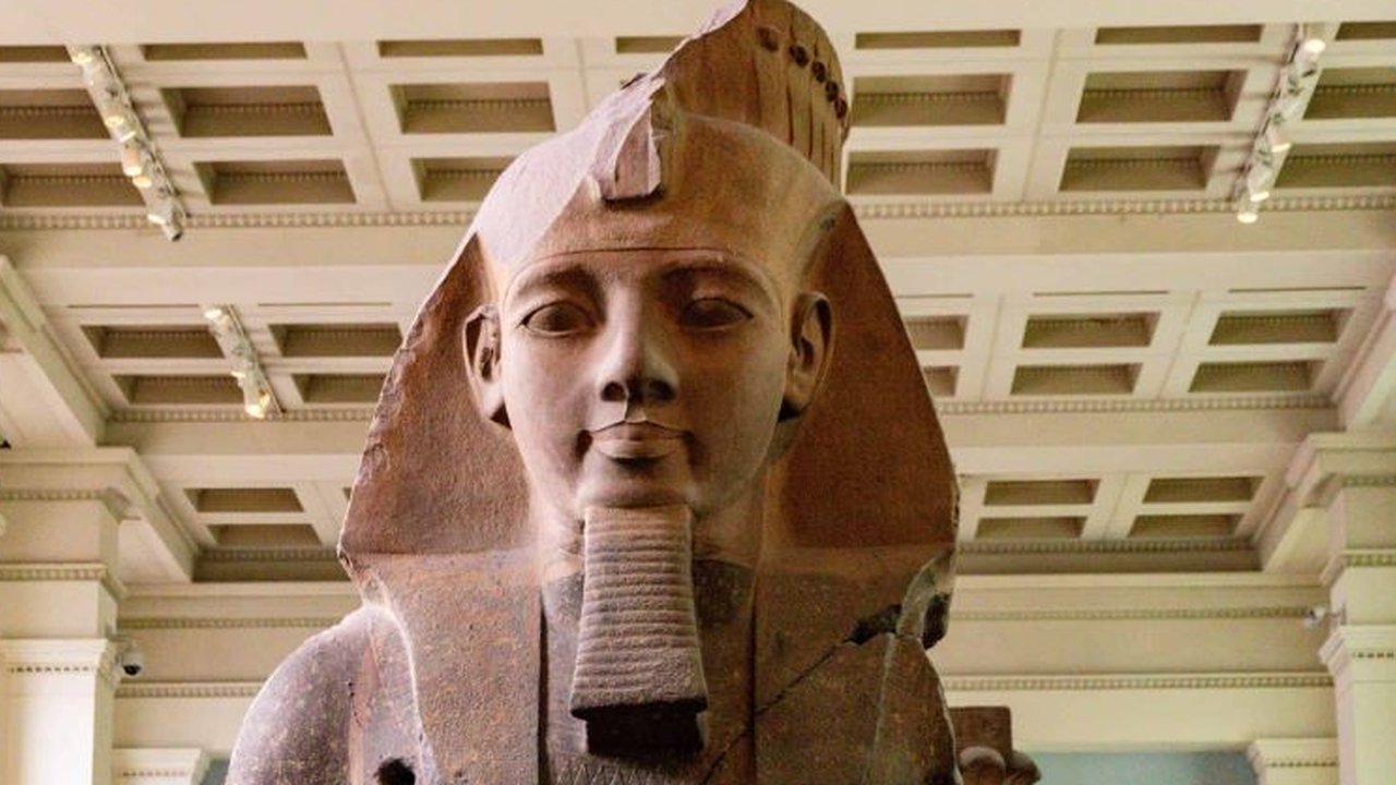 Patung Firaun Ramses II yang dipajang di British Museum di London.