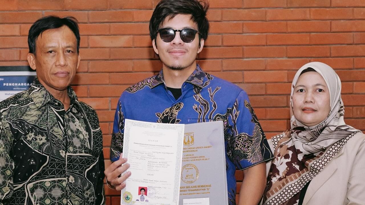 Momen Atta Halilintar Akhirnya Punya Ijazah SMA di Usia 29 Tahun