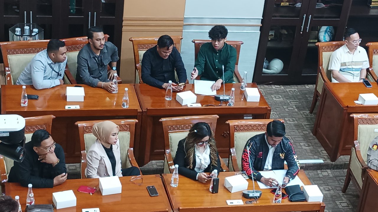 korban bully Binus simprug di DPR