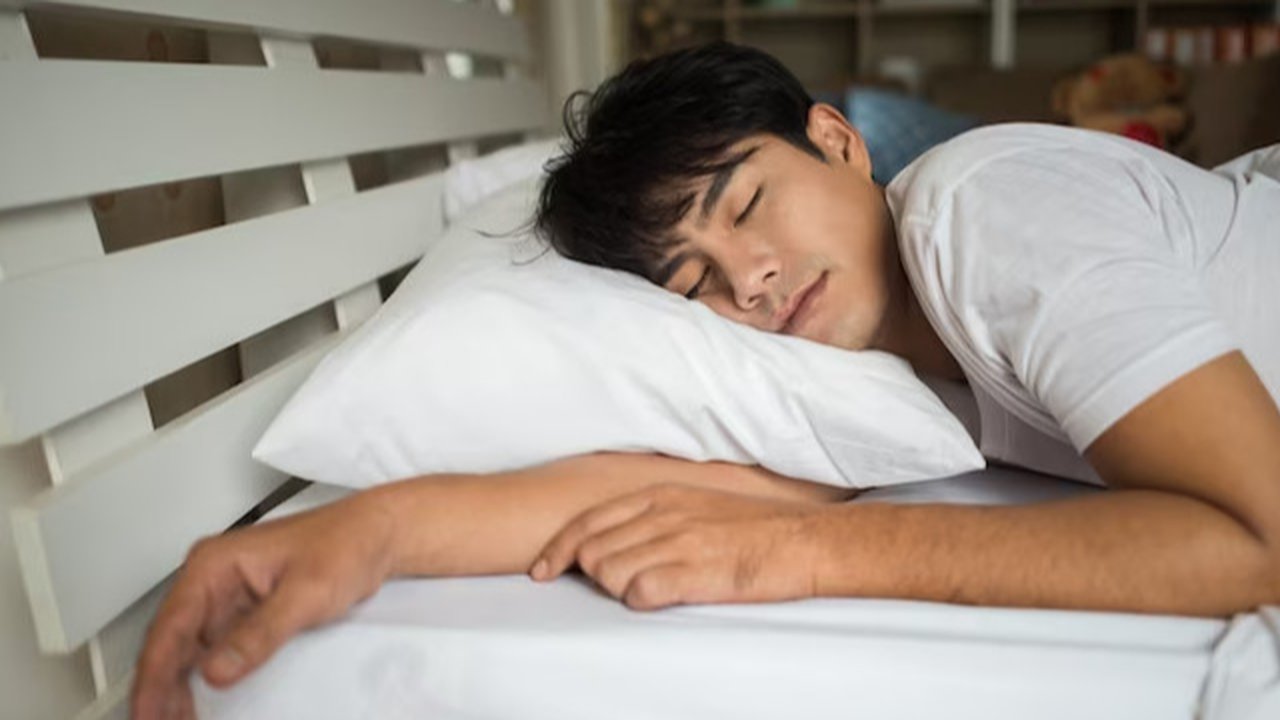 Ilustrasi tidur, bermimpi. (Photo created by jcomp on www.freepik.com)