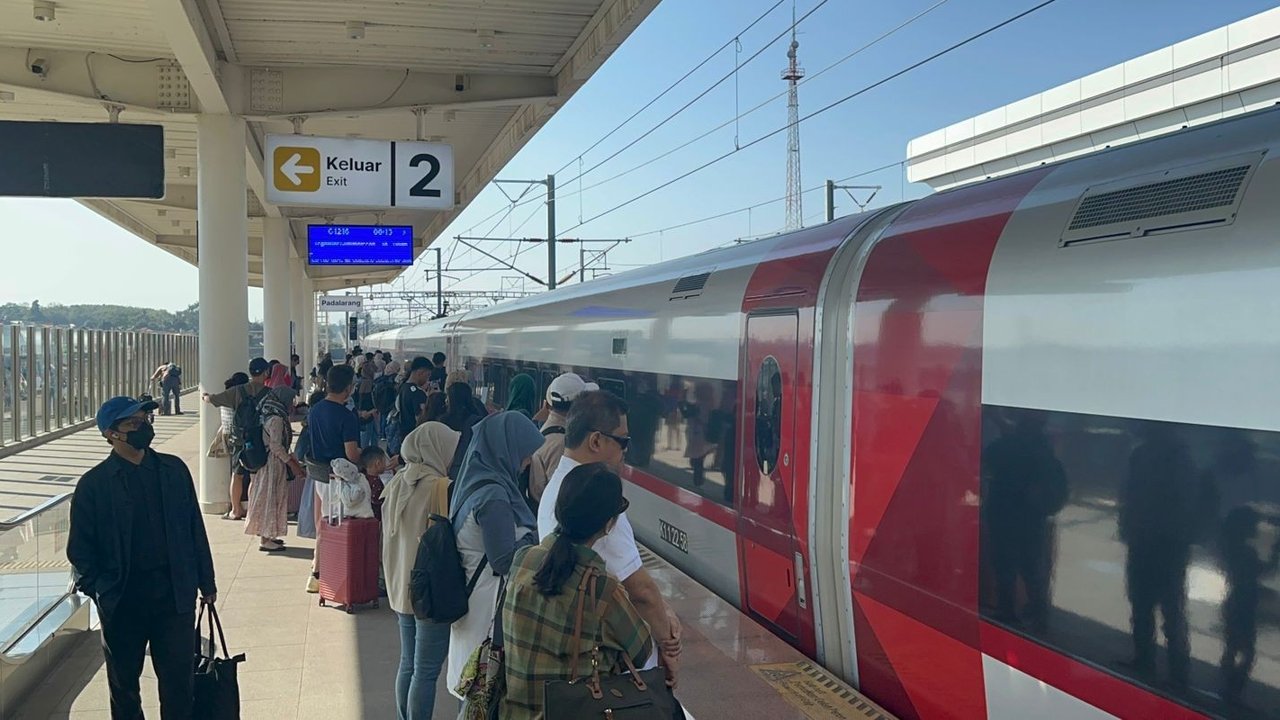 PT Kereta Api Indonesia (Persero) akan kembali mengoperasikan jalur KA Cibatu-Garut. Jalur ini digunakan terakhir pada 1983 lalu. (Dok KAI)
