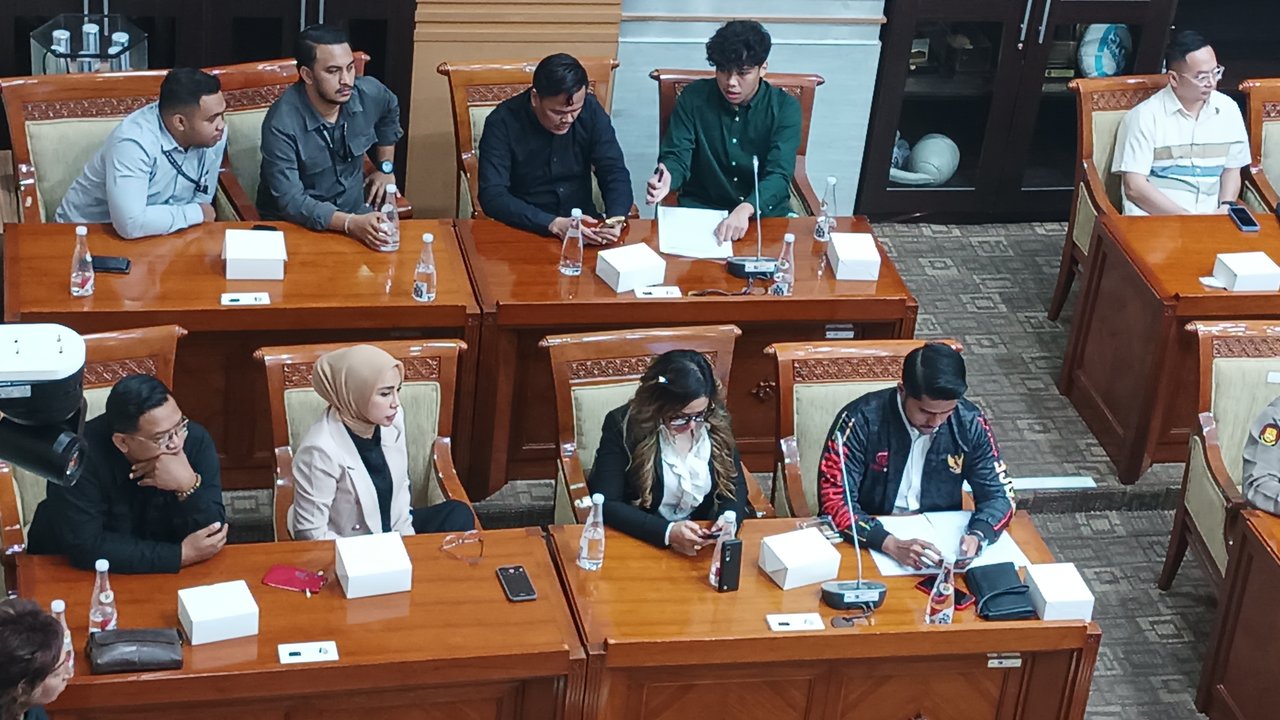 korban bully Binus simprug di DPR