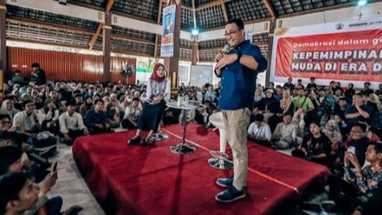 Anies Baswedan keliling kampus
