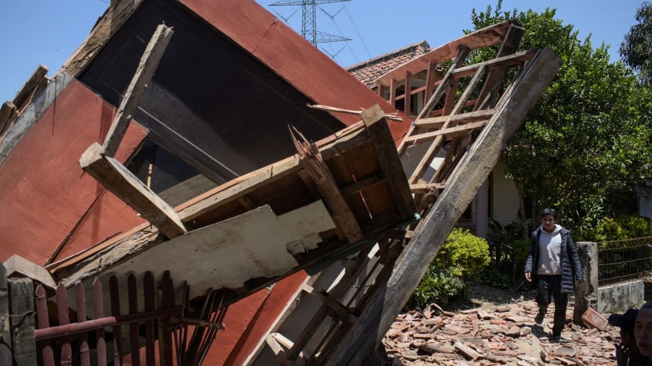 Kondisi Kertasari setelah gempa berkekuatan 4,9 skala Richter mengguncang Bandung, Jawa Barat, pada 18 September 2024.