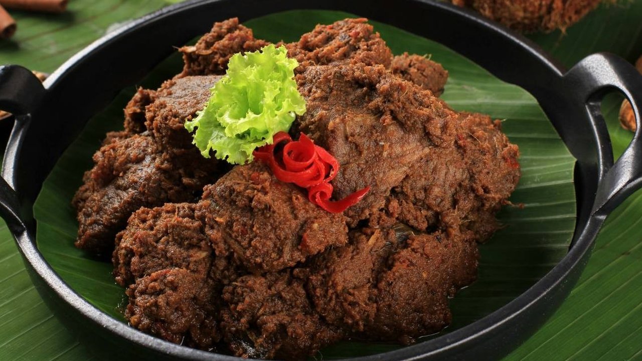 Tidak hanya sapi, tetapi daging kambing juga dapat dijadikan rendang yang memiliki cita rasa yang tak kalah lezat. Simak penjelasan berikut.