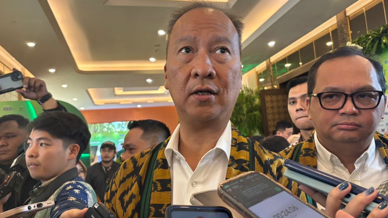 Menteri Perindustrian Agus Gumiwang Kartasasmita
