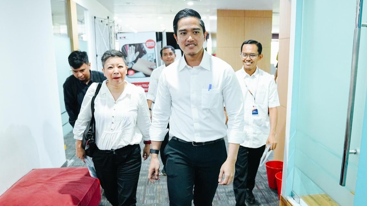 Ketua Umum Partai Solidaritas Indonesia (PSI), Kaesang Pangarep mendatangi gedung lama Komisi Pemberantasan Korupsi (KPK) pada hari ini, Selasa (17/9).