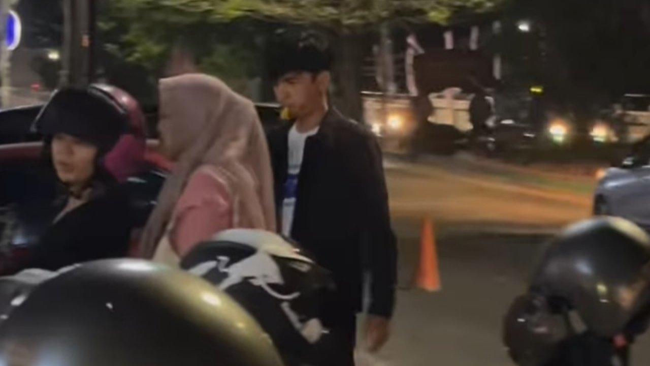 Potret Terbaru Dimas Ahmad jadi Tukang Parkir